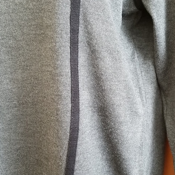 NWTCarmen Marc Valvo Black/Gray Turtleneck Sweater Large - Picture 3 of 9